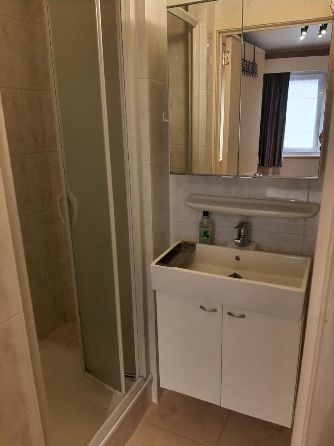 Apartment House Kimberly 194, Bus 102 *